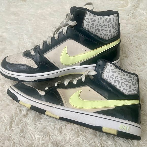 Nike Prestige 3 Skinny High Premium! Sz 11! Get yer kicks! - Picture 1 of 6